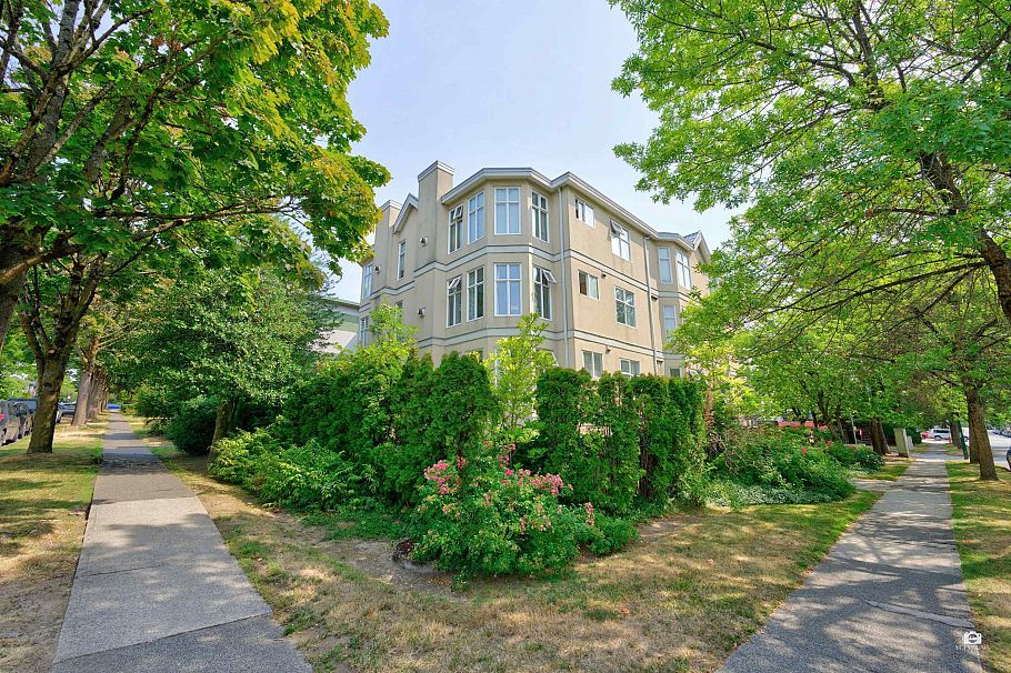 301 1099 W 71st Avenue Vancouver, BC - 31