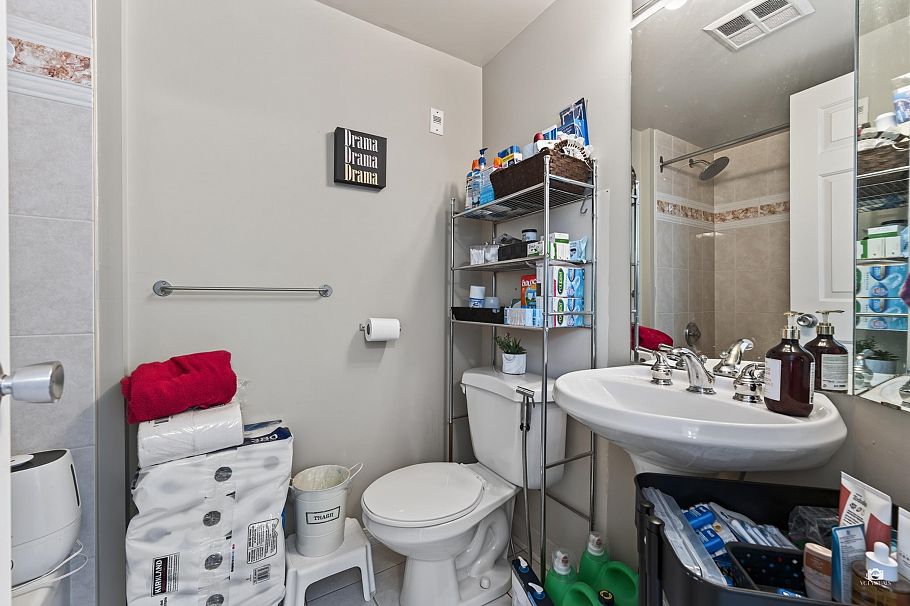 301 1099 W 71st Avenue Vancouver, BC - 15