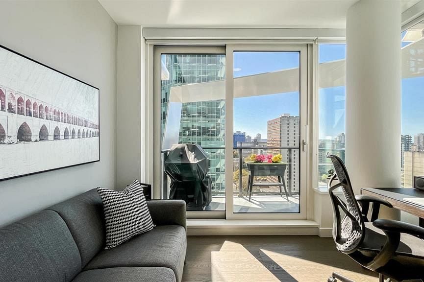 170X 620 CARDERO STREET, Vancouver BC V6G 0C7 Vancouver, BC - 10