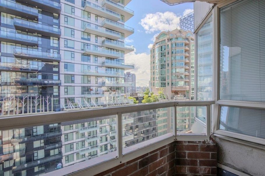 903 1330 Hornby Street Vancouver, BC - 10
