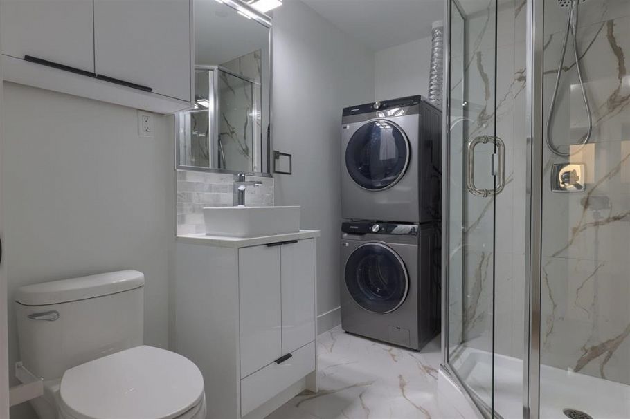 4670 Todd Street Vancouver, BC - 28