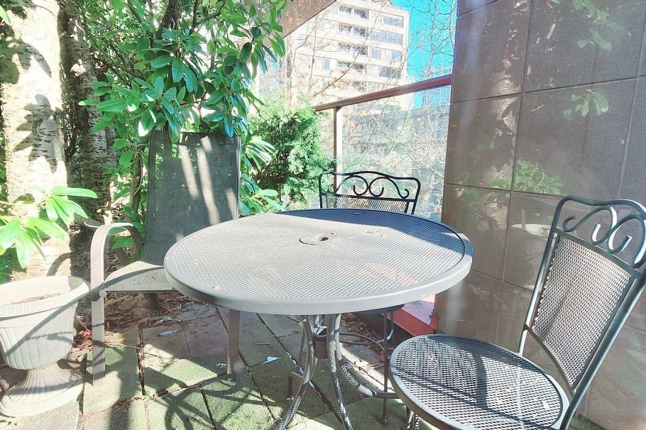 208 811 Helmcken Street Vancouver, BC - 13