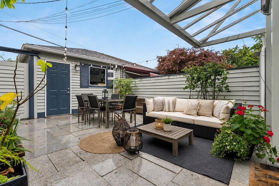 2146 W 14th Avenue Vancouver, BC - 24