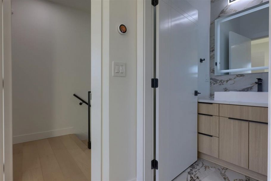 4670 Todd Street Vancouver, BC - 34