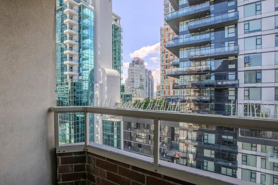 903 1330 Hornby Street Vancouver, BC - 9