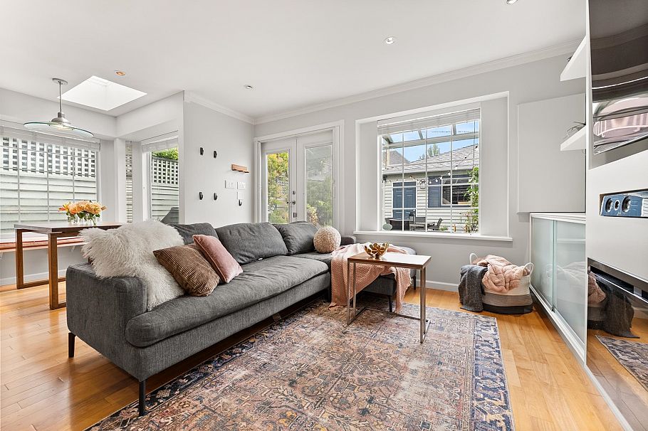 2146 W 14th Avenue Vancouver, BC - 14