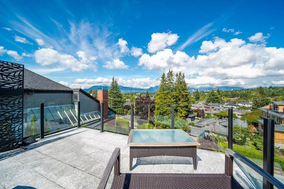 4578 Puget Drive Vancouver, BC - 2
