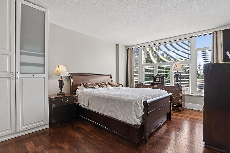 501 1327 E Keith Road North Vancouver, BC - 4
