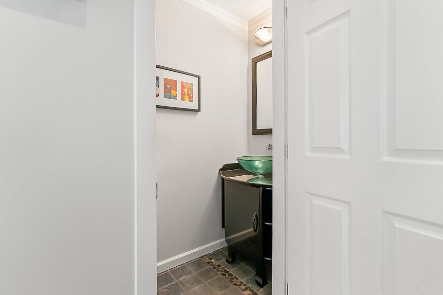 2146 W 14th Avenue Vancouver, BC - 38