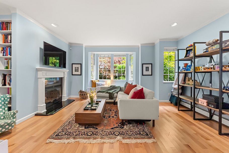 2146 W 14th Avenue Vancouver, BC - 2