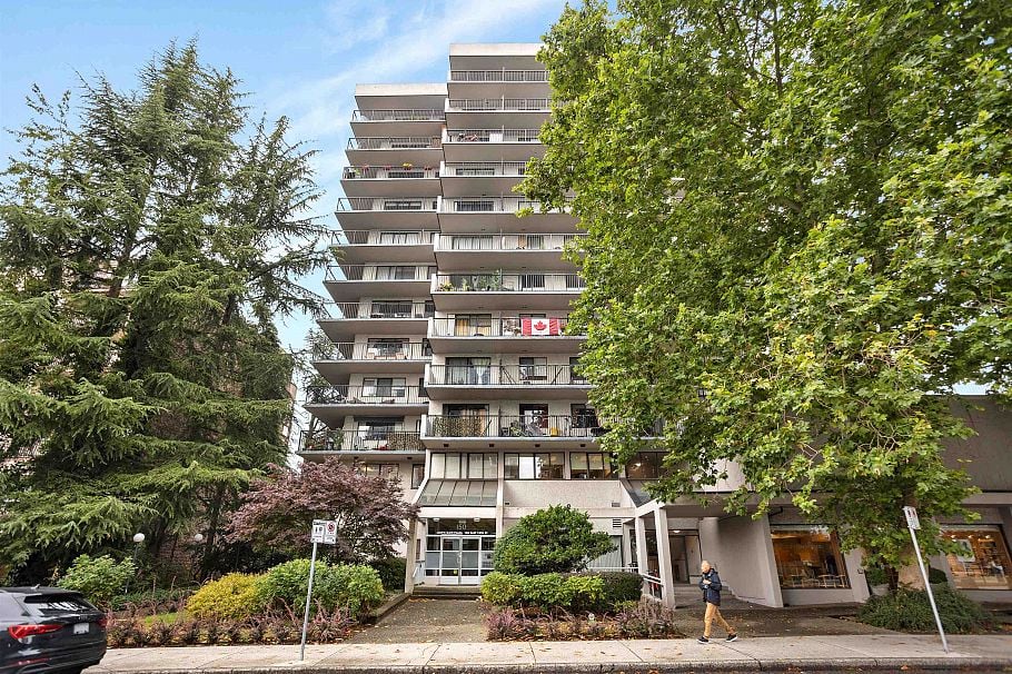 303 150 E 15th Street North Vancouver, BC - 19