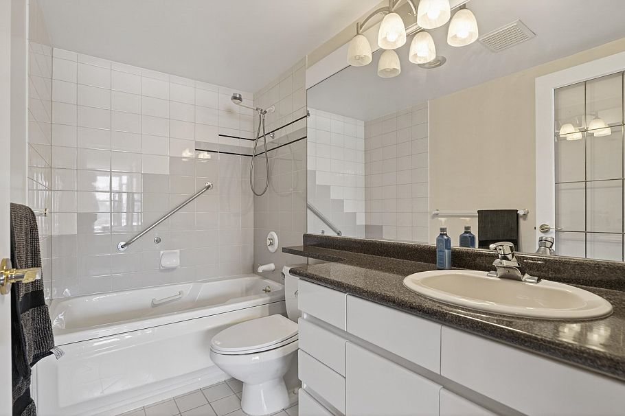 501 1327 E Keith Road North Vancouver, BC - 6
