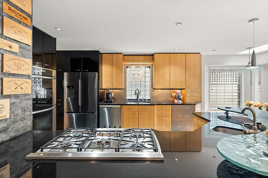2146 W 14th Avenue Vancouver, BC - 18