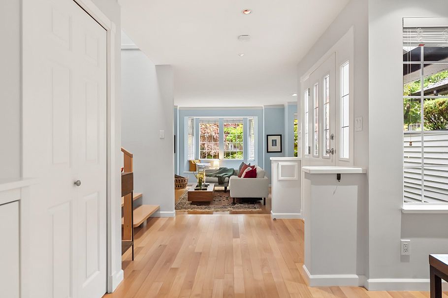 2146 W 14th Avenue Vancouver, BC - 5