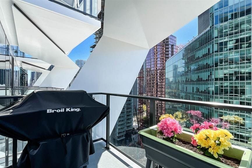 170X 620 CARDERO STREET, Vancouver BC V6G 0C7 Vancouver, BC - 13