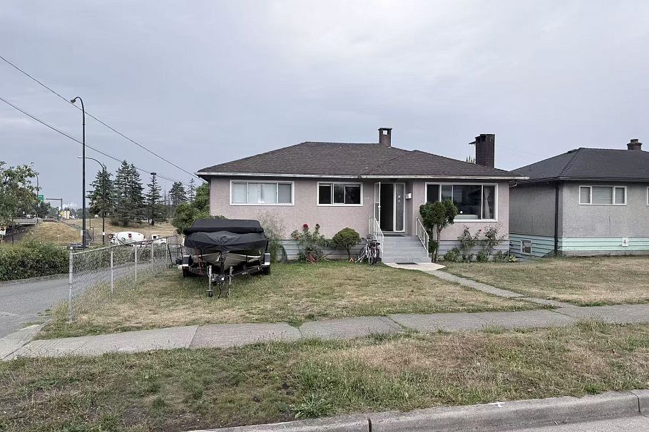 1372 E 64th Avenue Vancouver, BC - 1