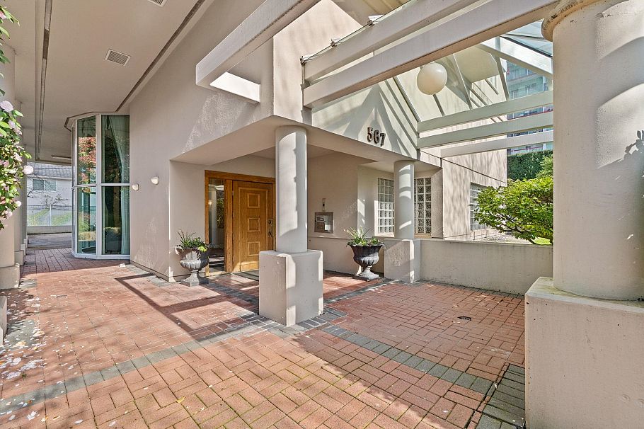 602 567 Lonsdale Avenue North Vancouver, BC - 23