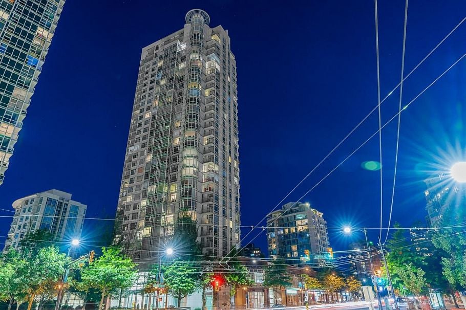 2207 198 Aquarius Mews Vancouver, BC - 35