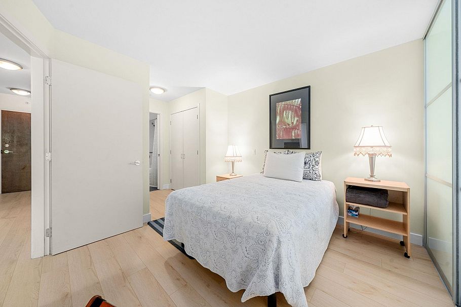 305 175 W 1st Street North Vancouver, BC - 18