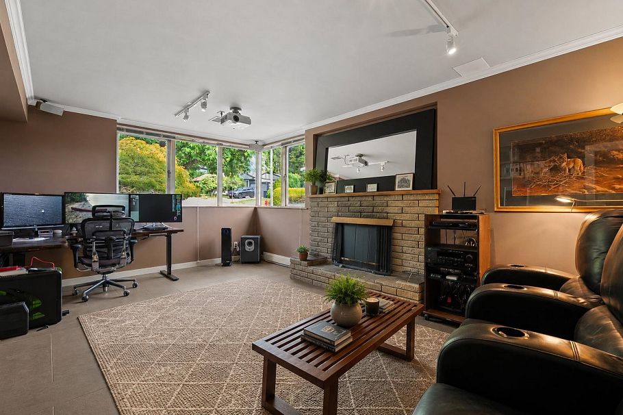 3883 Delbrook Avenue North Vancouver, BC - 20