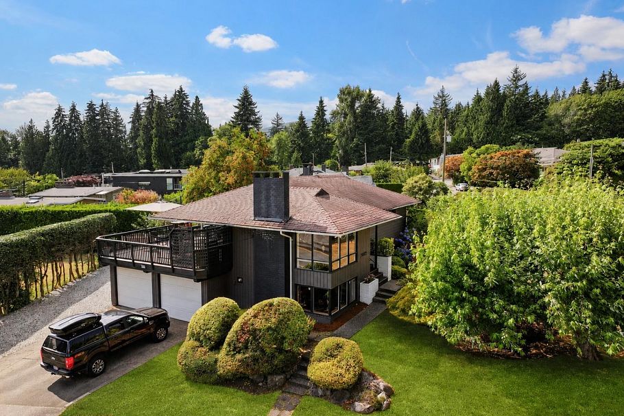 3883 Delbrook Avenue North Vancouver, BC - 1