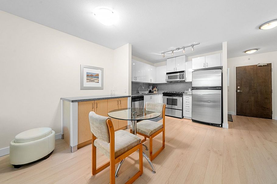 305 175 W 1st Street North Vancouver, BC - 9