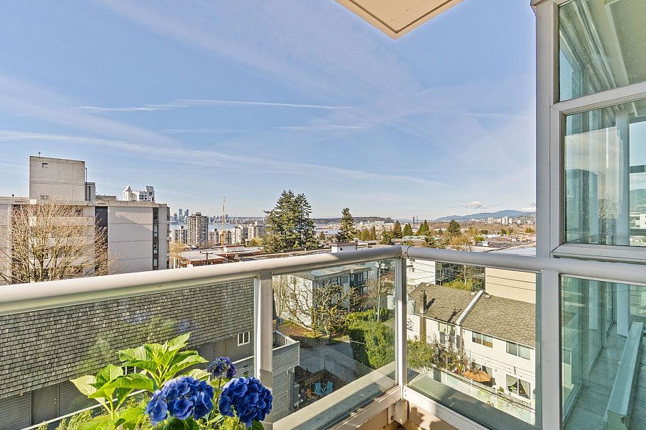 602 567 Lonsdale Avenue North Vancouver, BC - 2