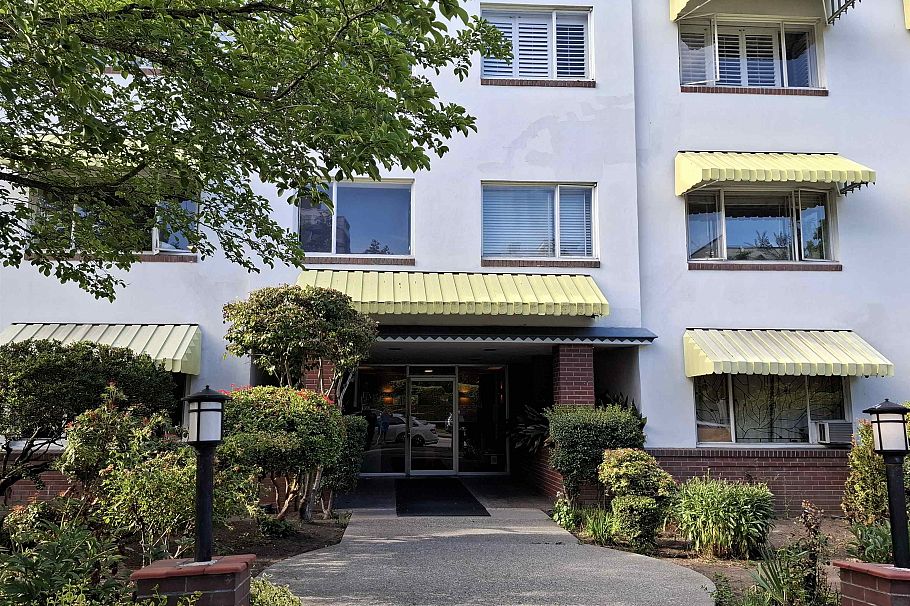 101 2469 Cornwall Avenue Vancouver, BC - 1