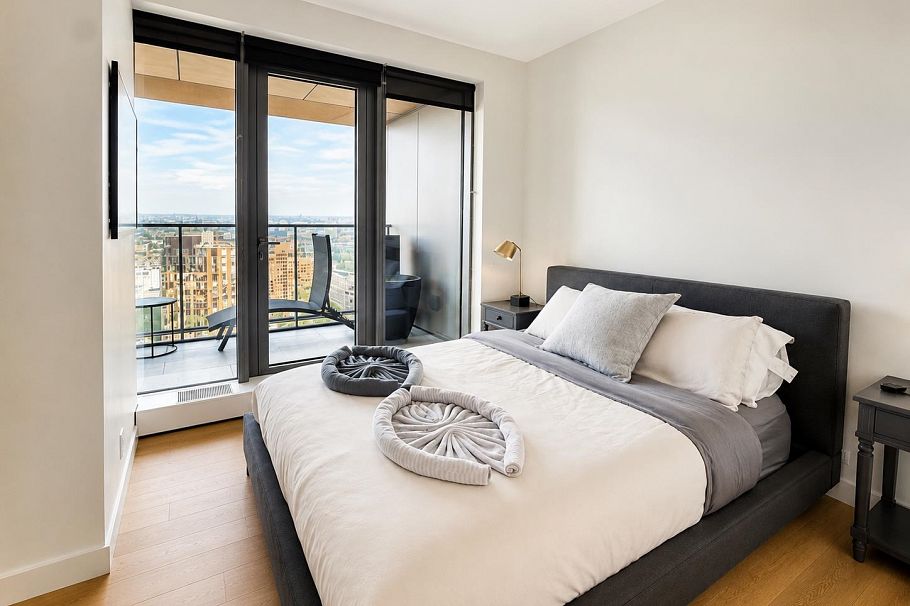 3901 1480 Howe Street Vancouver, BC - 5
