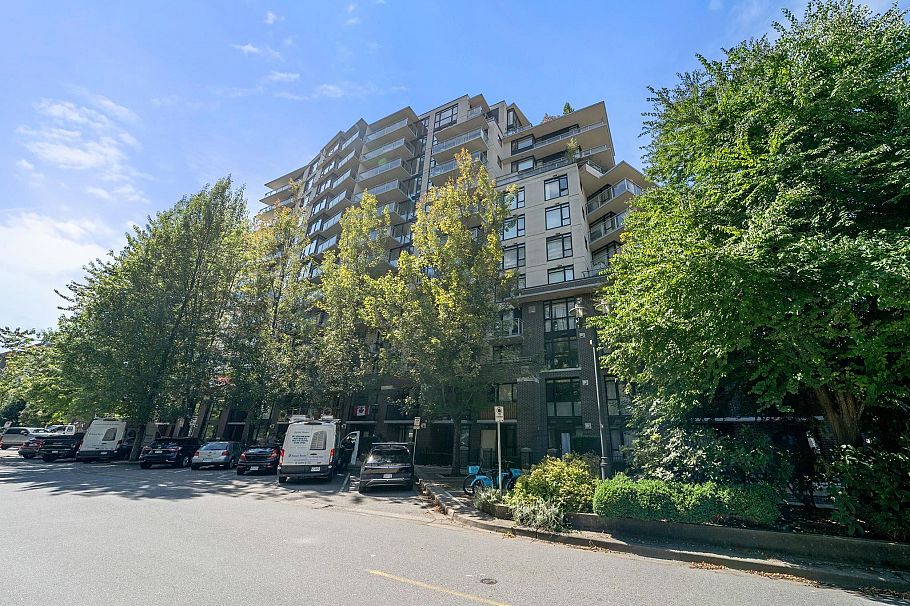305 175 W 1st Street North Vancouver, BC - 29