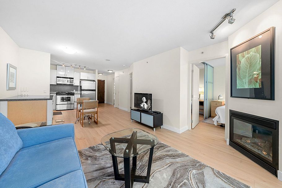 305 175 W 1st Street North Vancouver, BC - 14