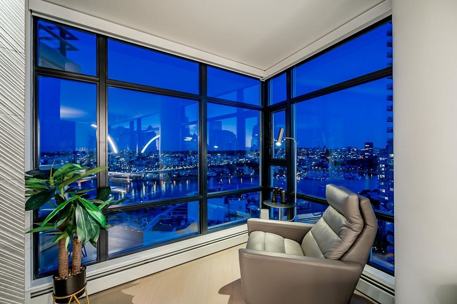 2207 198 Aquarius Mews Vancouver, BC - 20