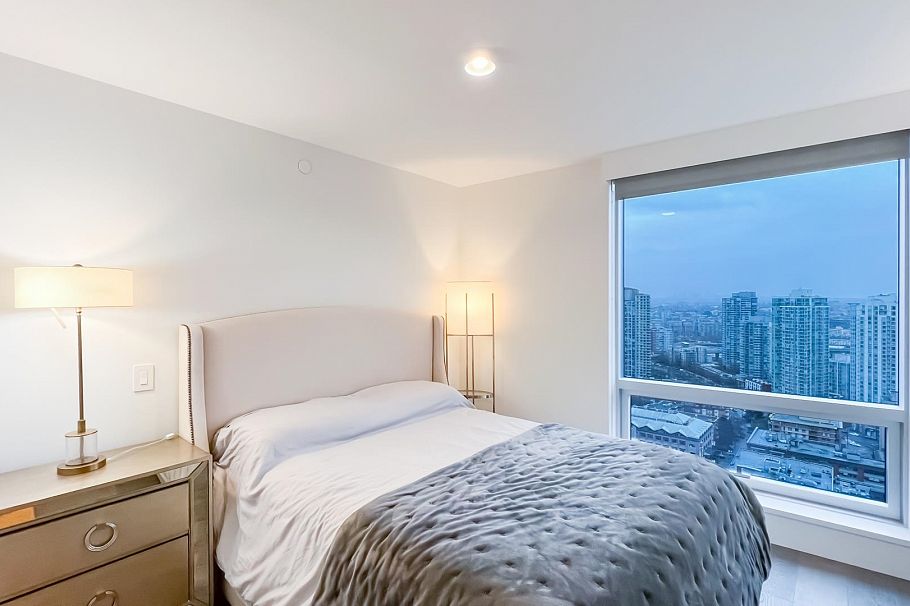 2705 1111 Richards Street Vancouver, BC - 27