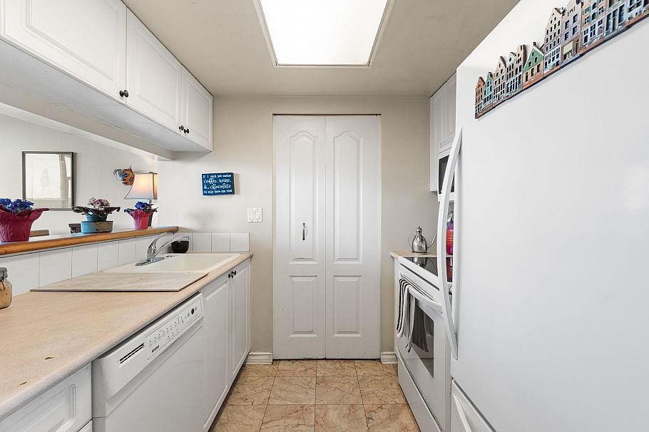 602 567 Lonsdale Avenue North Vancouver, BC - 13