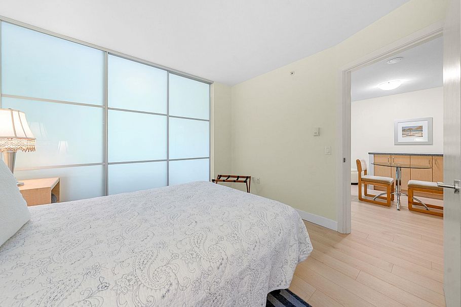 305 175 W 1st Street North Vancouver, BC - 20