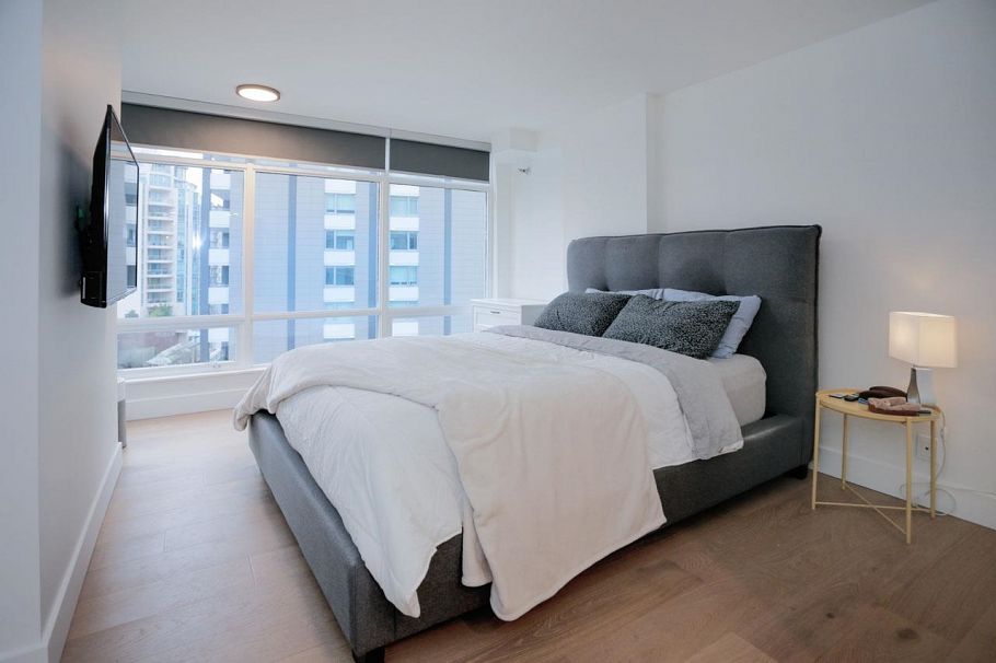 703 1288 Alberni Street Vancouver, BC - 5