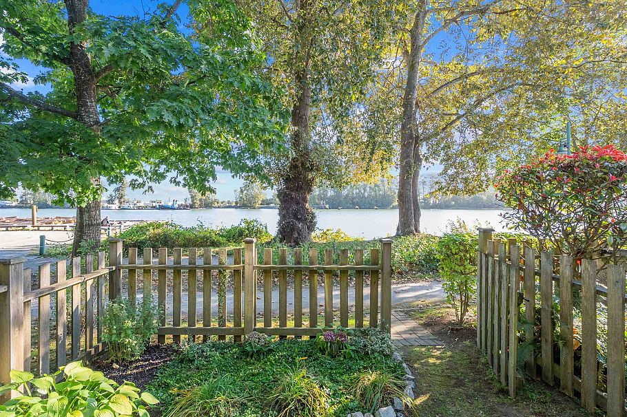1 8581 Jellicoe Street Vancouver, BC - 1