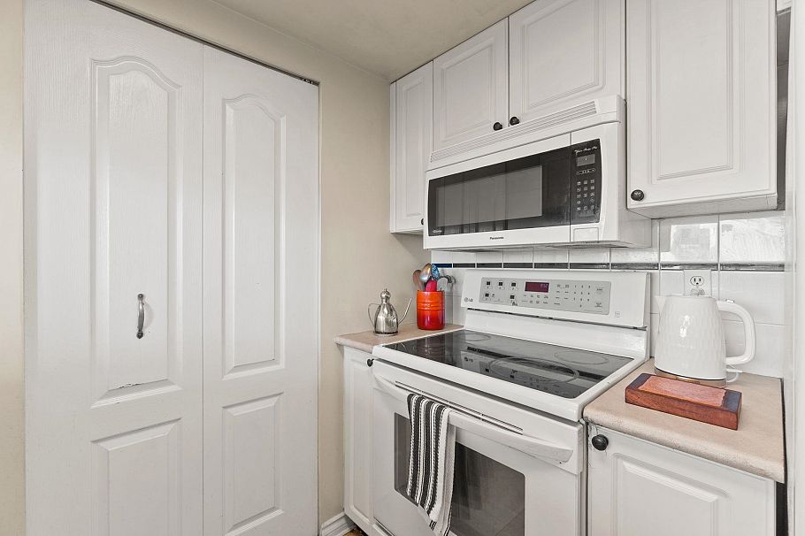 602 567 Lonsdale Avenue North Vancouver, BC - 14