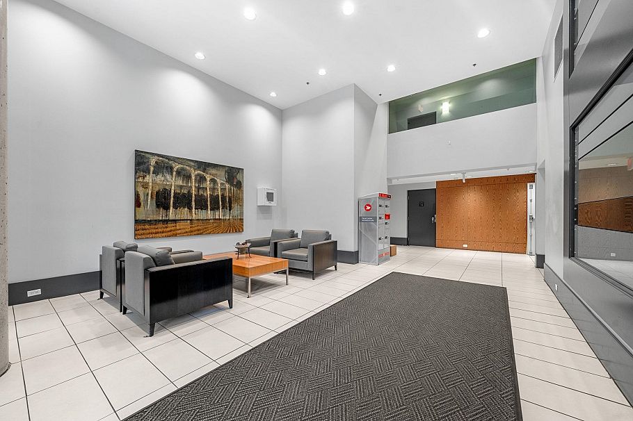 305 175 W 1st Street North Vancouver, BC - 30