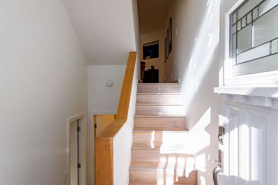 1829 W 13th Avenue Vancouver, BC - 16
