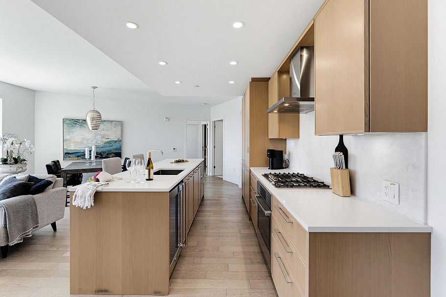 409 3220 Connaught Crescent North Vancouver, BC - 8