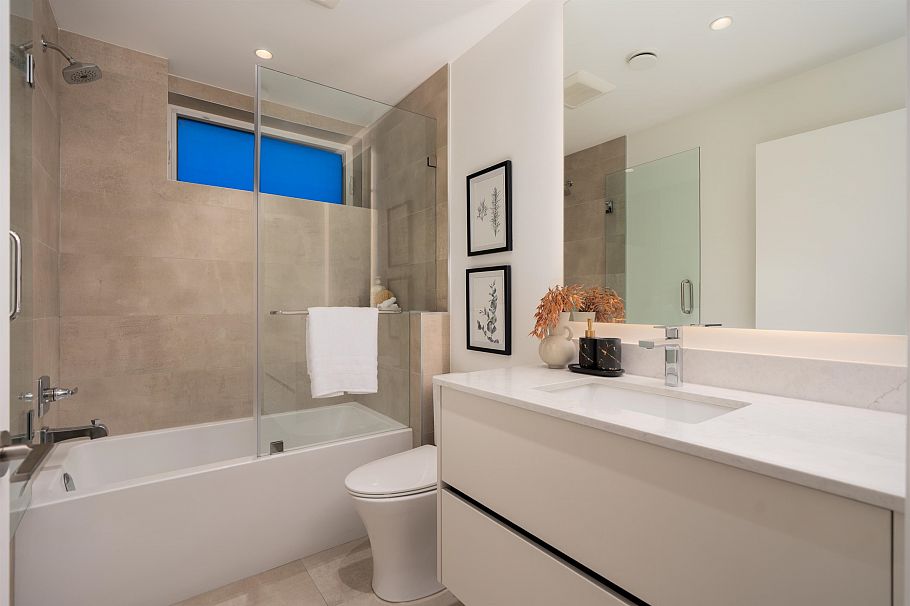 4007 W 19th Avenue Vancouver, BC - 25