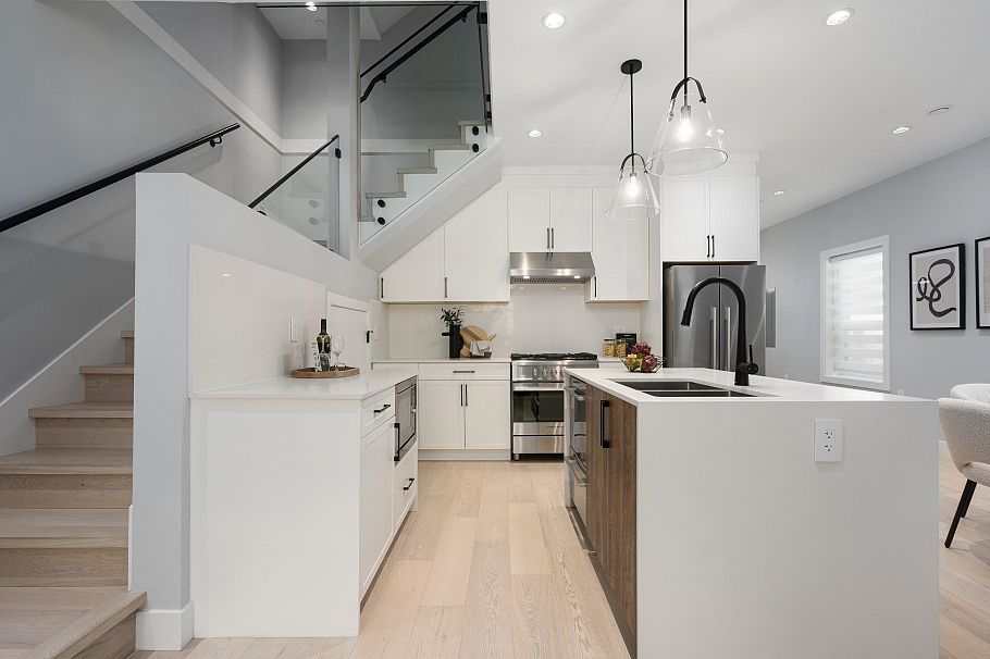 2196 E 19th Avenue Vancouver, BC - 11