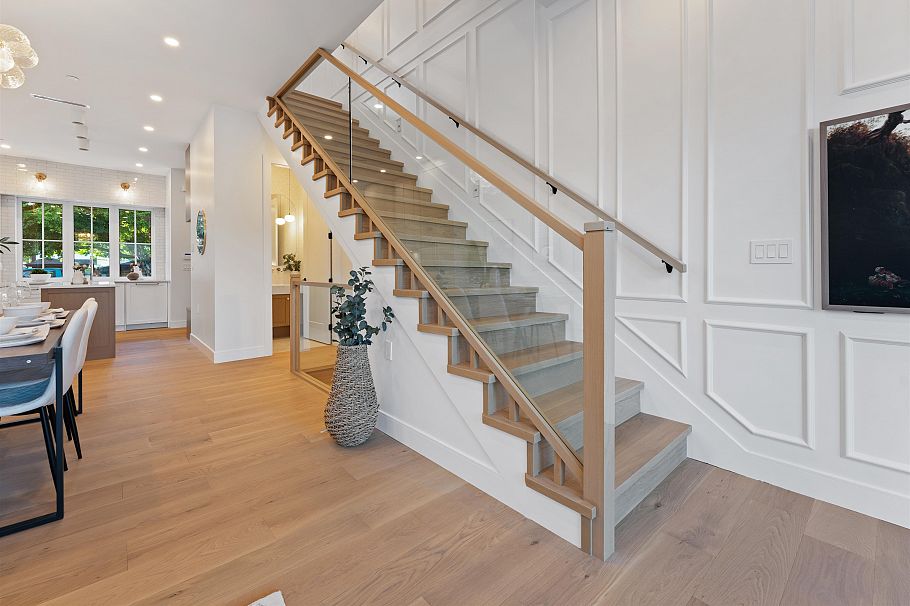 2578 E 4th Avenue Vancouver, BC - 12