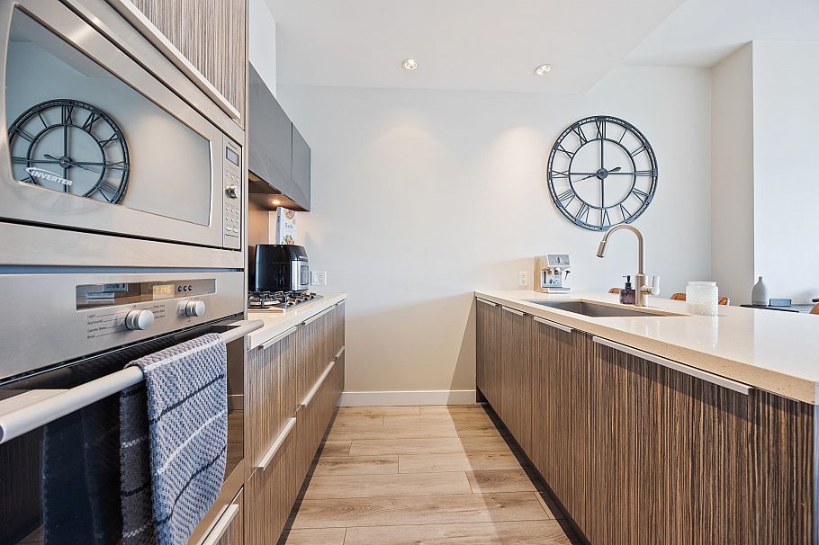 806 1633 Ontario Street Vancouver, BC - 9