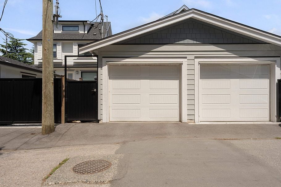 2196 E 19th Avenue Vancouver, BC - 23