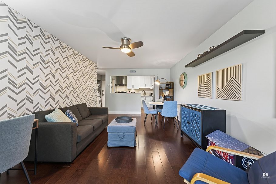 206 1420 E 8th Street Vancouver, BC - 4