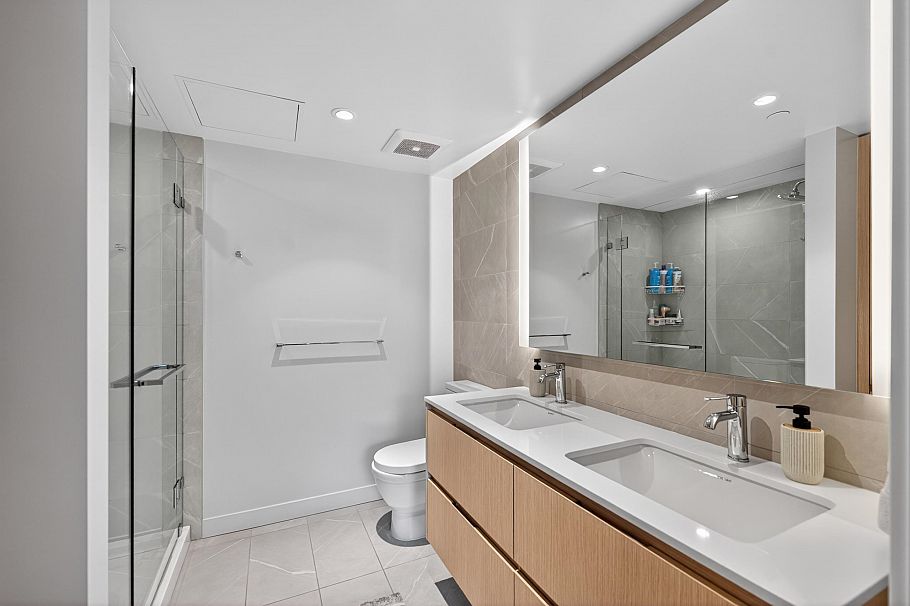 807 1500 Fern Street North Vancouver, BC - 21