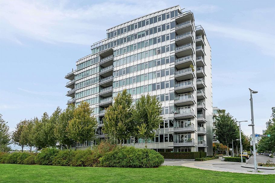 202 181 Athletes Way Vancouver, BC - 33