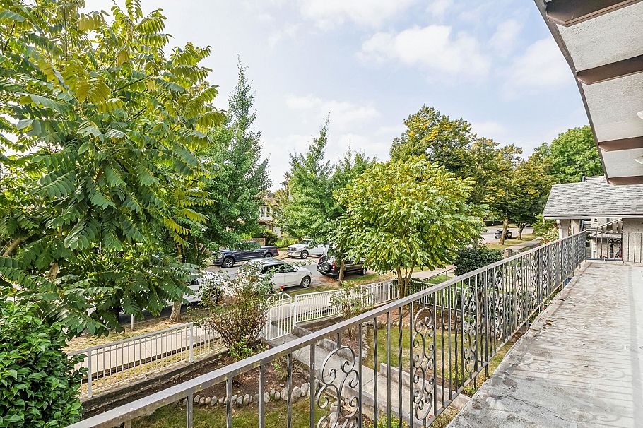 651 E 17th Avenue Vancouver, BC - 34